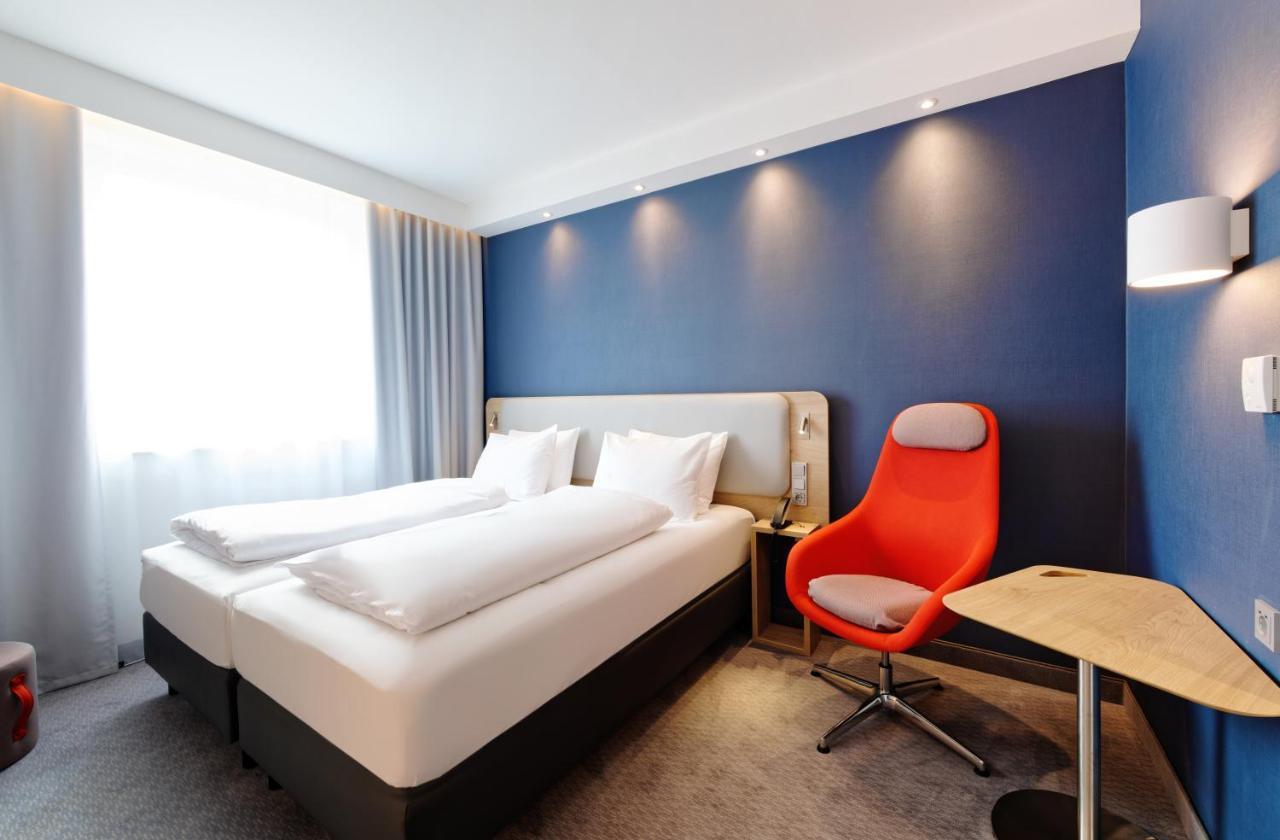 Holiday Inn Express - Лустенау Экстерьер фото