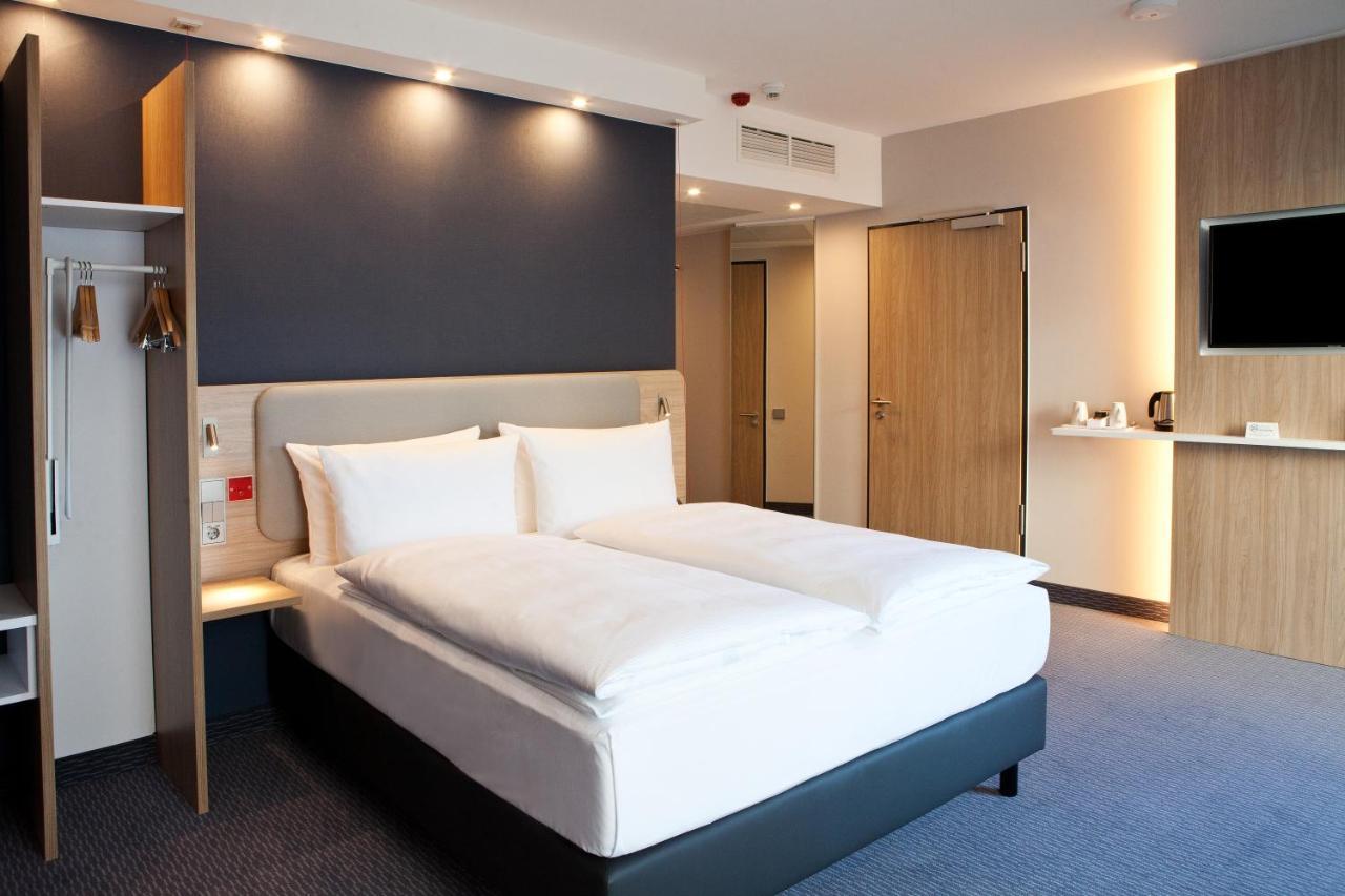 Holiday Inn Express - Лустенау Экстерьер фото