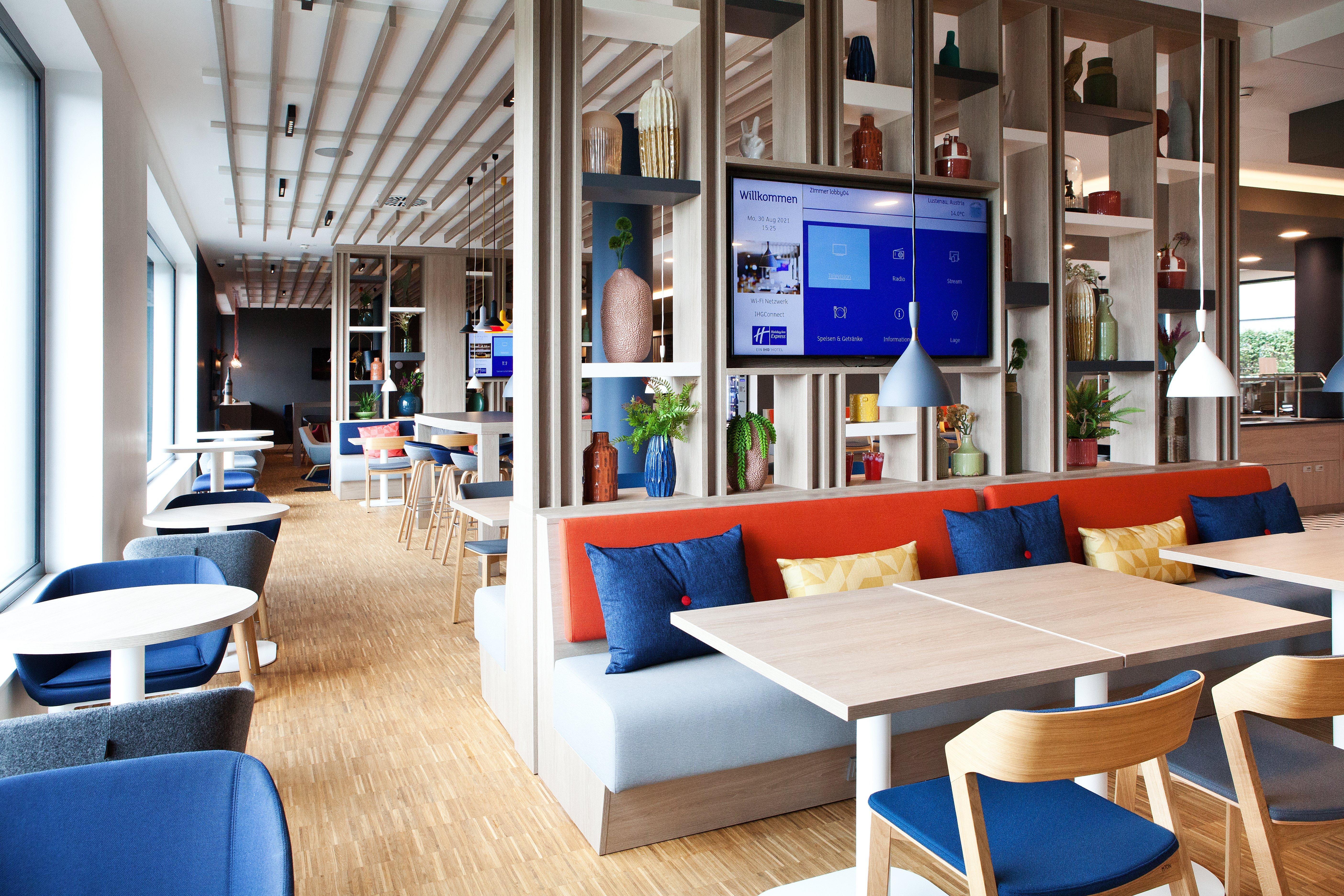 Holiday Inn Express - Лустенау Экстерьер фото