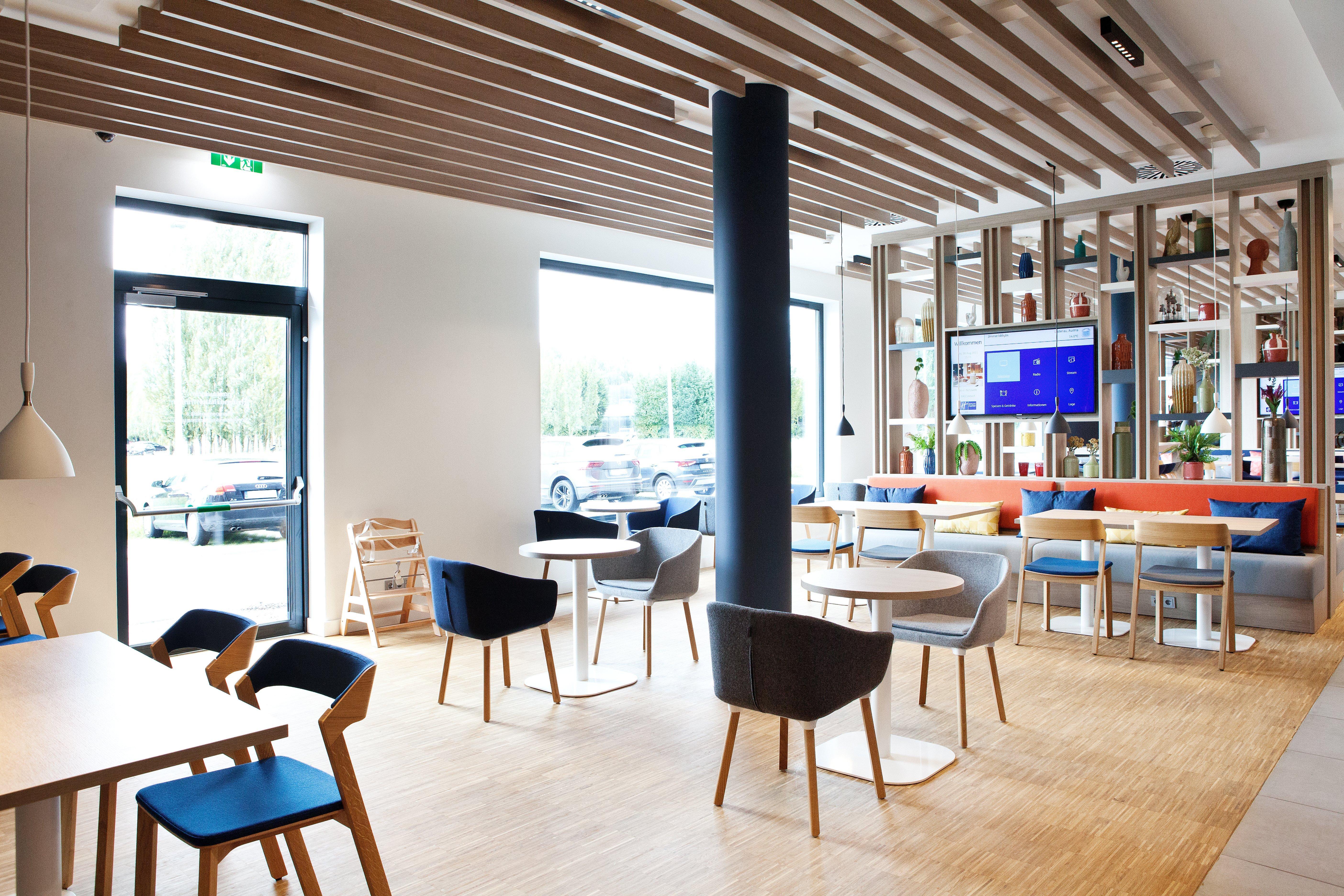 Holiday Inn Express - Лустенау Экстерьер фото