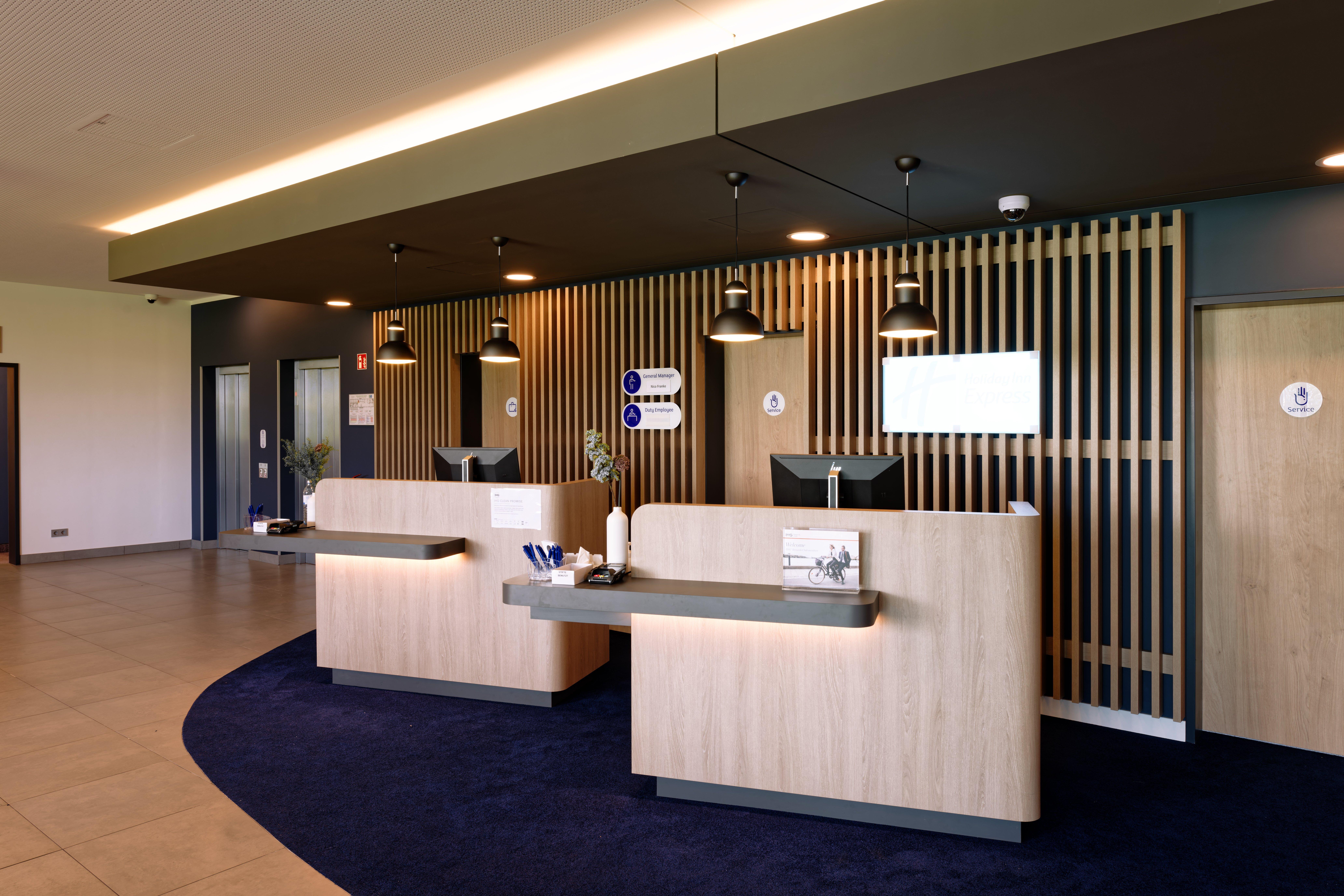 Holiday Inn Express - Лустенау Экстерьер фото