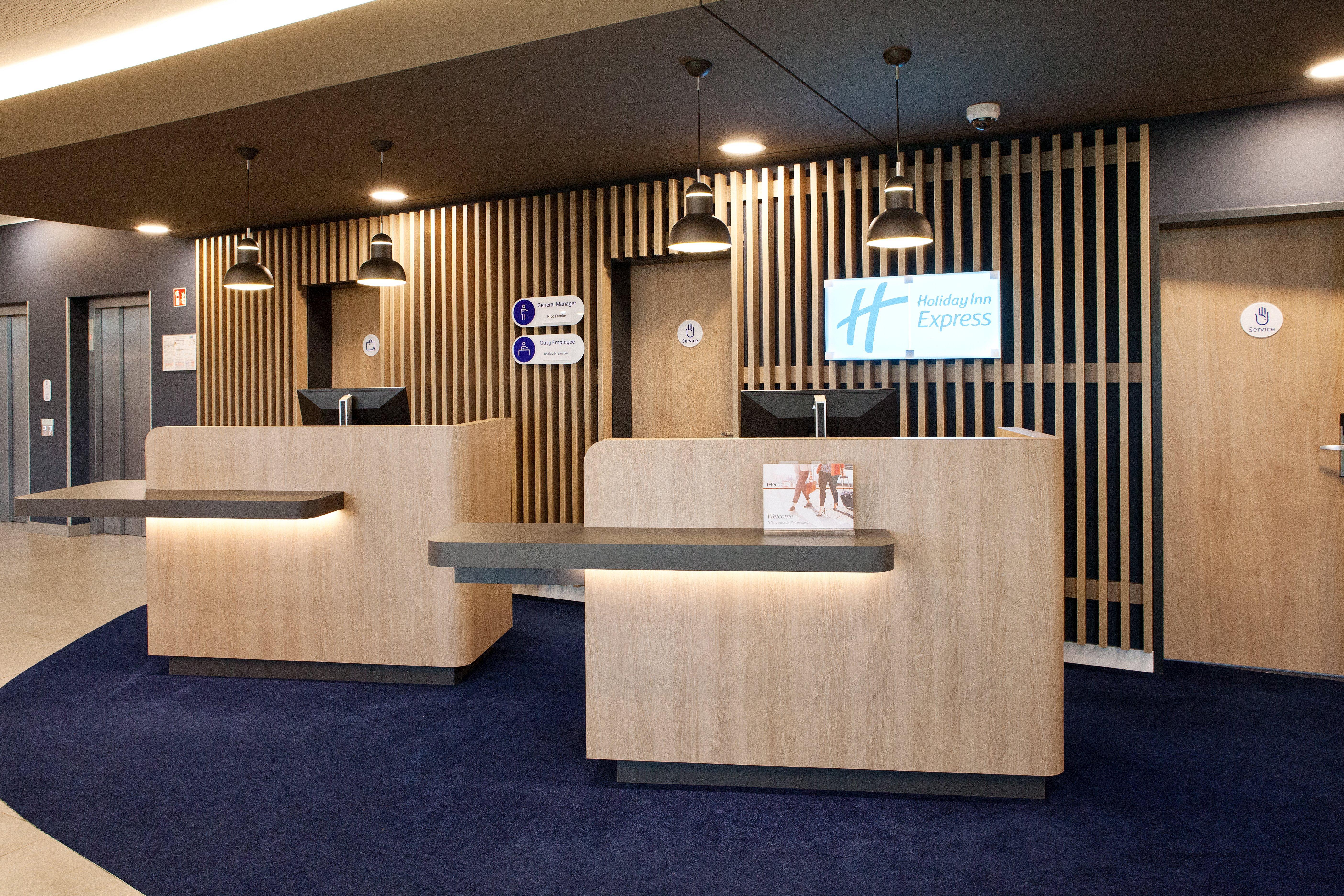 Holiday Inn Express - Лустенау Экстерьер фото