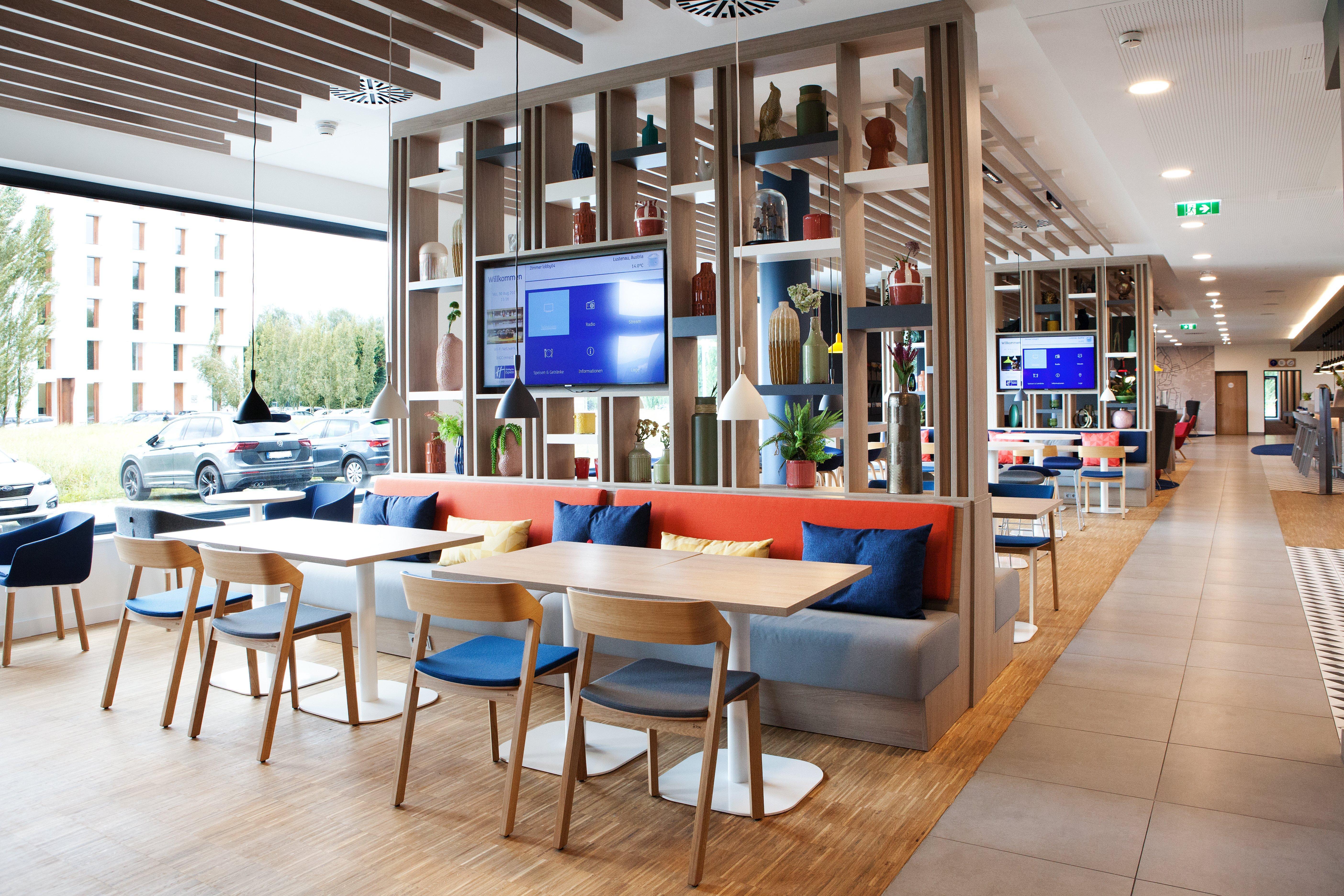 Holiday Inn Express - Лустенау Экстерьер фото