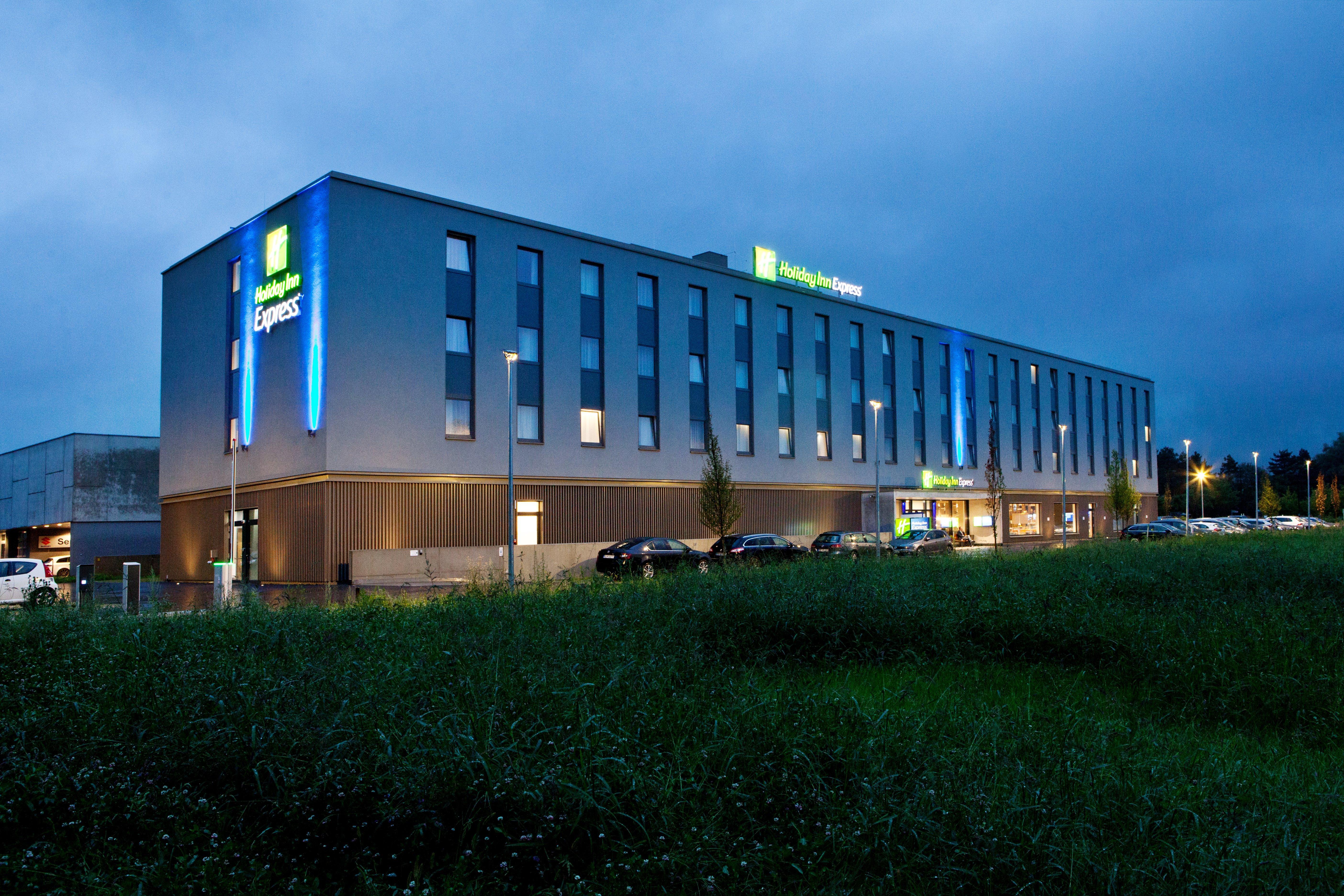 Holiday Inn Express - Лустенау Экстерьер фото